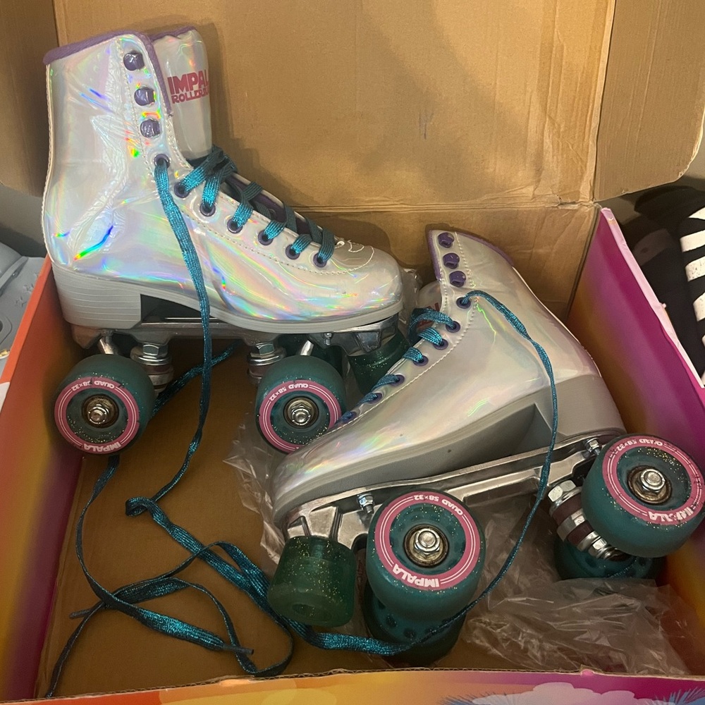 Impala rollerskates women’s size 3 holographic